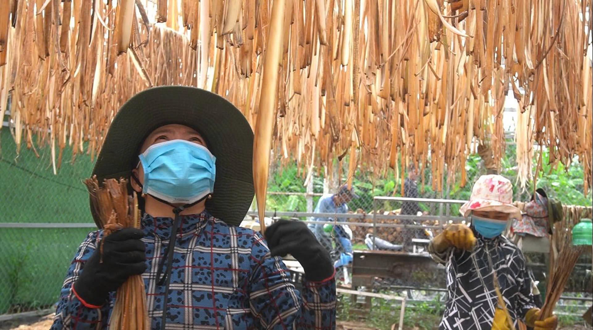 Nghệ nhân làm túi